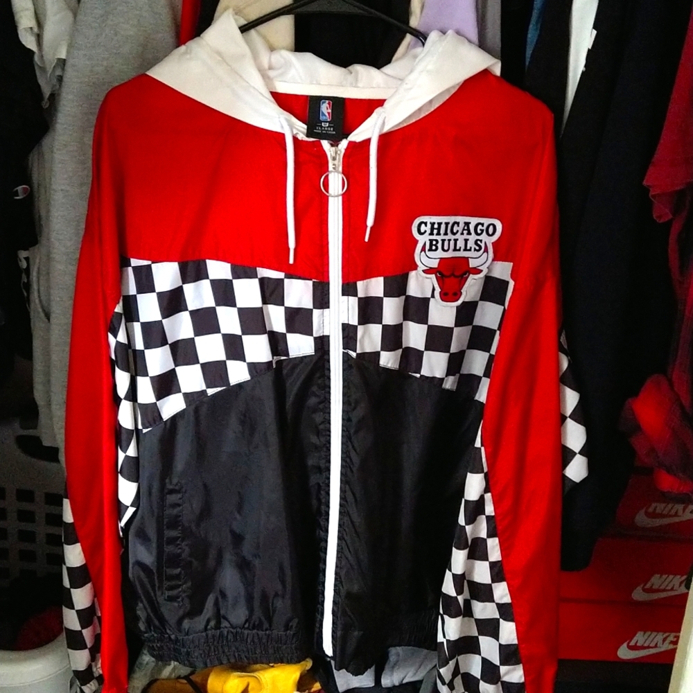 Breaker jacket